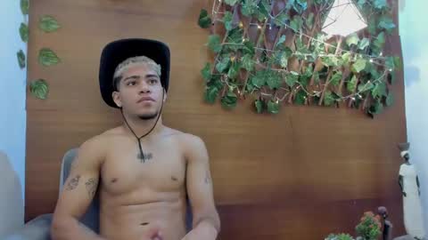 izaack online show from 01/22/25, 01:42