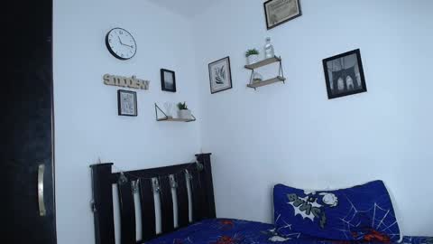 izaack online show from 02/28/25, 06:43