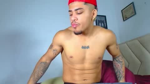 izaack online show from 11/15/25, 05:27