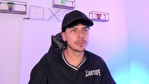 izack_01 online show from 04/15/26, 05:09