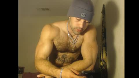 Snapshot of izak144 chatting on 05/05/26, 04:42 izak144 online show from 05/05/26, 04:42