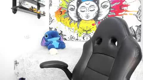 Snapshot of izan_jensen chatting on 09/20/25, 11:06 Izan online show from 09/20/25, 11:06