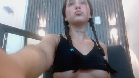 Snapshot of izelevans chatting on 12/05/25, 11:30 izelevans online show from 12/05/25, 11:30