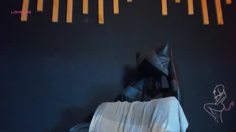 hot izys online show from 11/27/25, 04:47