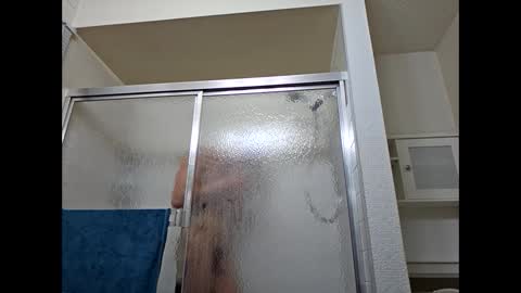 Snapshot of izzame2 chatting on 02/01/25, 05:18 Willis online show from 02/01/25, 05:18