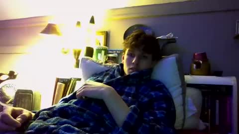 Snapshot of izzame2 chatting on 02/17/25, 06:31 Willis online show from 02/17/25, 06:31