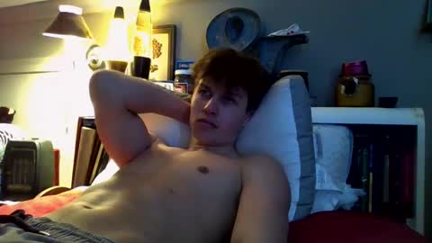 Snapshot of izzame2 chatting on 02/17/25, 09:30 Willis online show from 02/17/25, 09:30