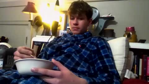 Snapshot of izzame2 chatting on 02/20/25, 06:17 Willis online show from 02/20/25, 06:17