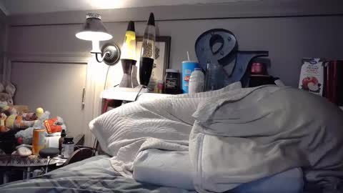 Snapshot of izzame2 chatting on 09/15/25, 03:50 Willis online show from 09/15/25, 03:50