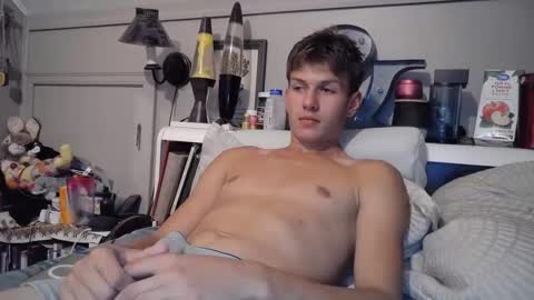 Snapshot of izzame2 chatting on 09/20/25, 04:46 Willis online show from 09/20/25, 04:46