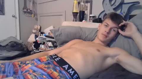 Snapshot of izzame2 chatting on 11/10/25, 06:18 Willis online show from 11/10/25, 06:18