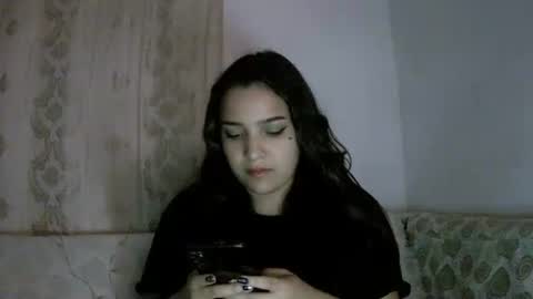 izzy_32 online show from 02/09/26, 06:28