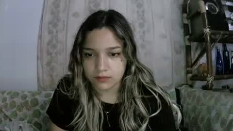 izzy_32 online show from 04/01/26, 07:42