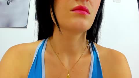 Snapshot of izzy_cum chatting on 01/31/25, 03:22 Izzy online show from 01/31/25, 03:22
