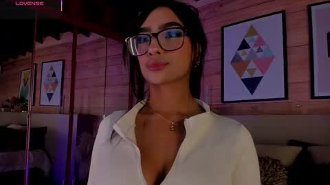 izzywild1 online show from 09/26/25, 10:41