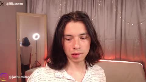 Snapshot of j_a_x_x_x_o_n chatting on 06/09/26, 12:17 Hey im Jaxxxon check my info online show from 06/09/26, 12:17