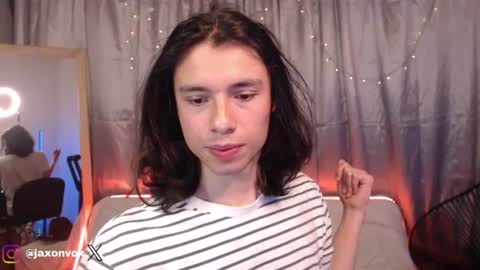 Snapshot of j_a_x_x_x_o_n chatting on 06/16/26, 11:57 Hey im Jaxxxon check my info online show from 06/16/26, 11:57