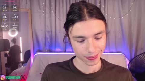Snapshot of j_a_x_x_x_o_n chatting on 07/03/26, 11:38 Hey im Jaxxxon check my info online show from 07/03/26, 11:38