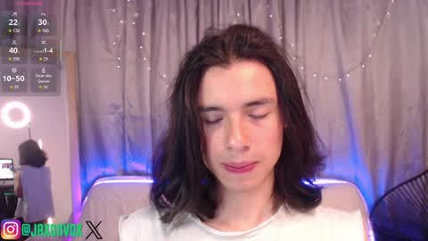 Snapshot of j_a_x_x_x_o_n chatting on 07/06/26, 11:51 Hey im Jaxxxon check my info online show from 07/06/26, 11:51