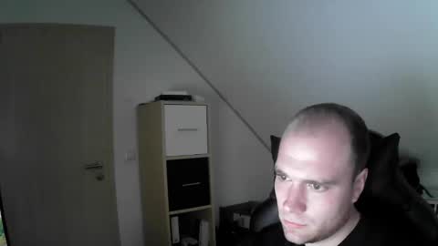 here4y online show from 10/08/25, 12:25