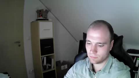 here4y online show from 12/18/25, 11:05