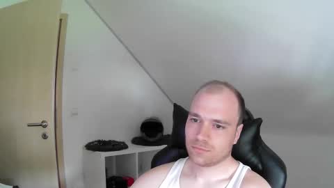 here4y online show from 04/19/26, 10:03