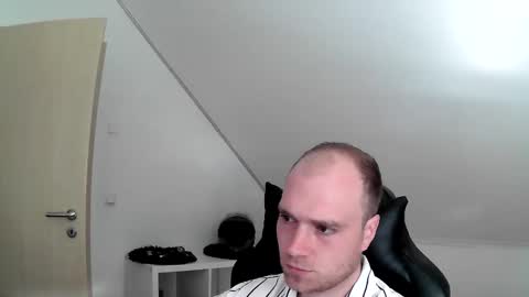 here4y online show from 05/24/26, 06:18