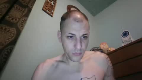 Snapshot of j_lion85 chatting on 10/28/25, 08:18 j_lion85 online show from 10/28/25, 08:18