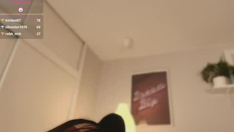 Jade online show from 05/19/26, 01:56