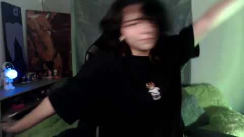 jade 18  online show from 09/11/25, 04:23