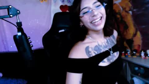 jade 18  online show from 11/23/25, 04:45