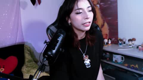 jade 18  online show from 12/02/25, 07:14