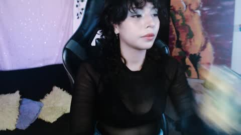 jade 18  online show from 04/03/26, 02:31