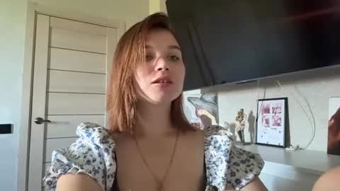 Julie online show from 06/11/26, 02:53