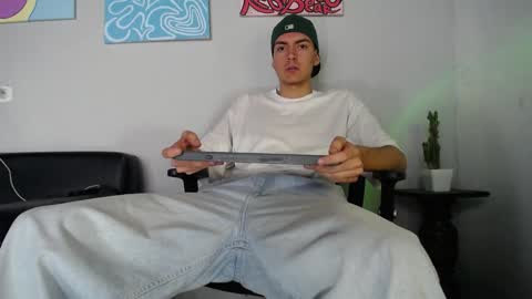 Snapshot of jack_norizz chatting on 12/09/24, 04:05 INDEPENDENT MODEL online show from 12/09/24, 04:05