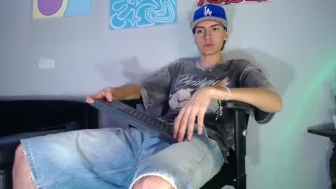 Snapshot of jack_norizz chatting on 12/14/24, 03:07 INDEPENDENT MODEL online show from 12/14/24, 03:07