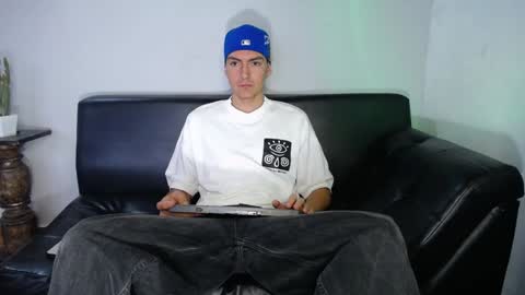 Snapshot of jack_norizz chatting on 01/08/25, 12:15 INDEPENDENT MODEL online show from 01/08/25, 12:15