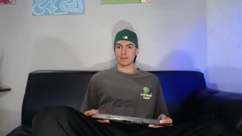 Snapshot of jack_norizz chatting on 01/10/25, 11:33 INDEPENDENT MODEL online show from 01/10/25, 11:33