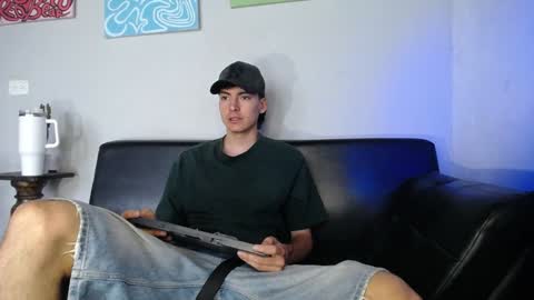 Snapshot of jack_norizz chatting on 01/14/25, 02:22 INDEPENDENT MODEL online show from 01/14/25, 02:22