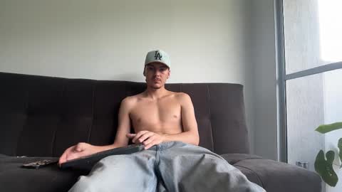 Snapshot of jack_norizz chatting on 10/18/25, 02:29 INDEPENDENT MODEL online show from 10/18/25, 02:29