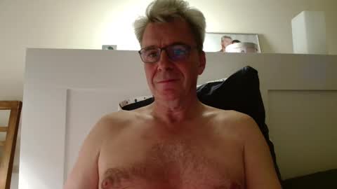 Snapshot of jackblack650 chatting on 10/06/25, 10:51 jackblack650 online show from 10/06/25, 10:51
