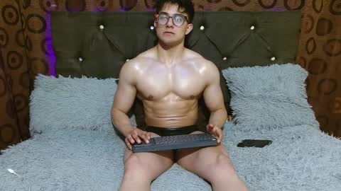 Snapshot of jacke_buster chatting on 12/07/24, 04:31 Jacke online show from 12/07/24, 04:31