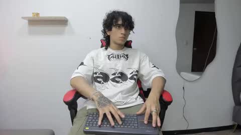 Snapshot of jackestaylor chatting on 10/27/25, 05:11 Jackes Taylor online show from 10/27/25, 05:11