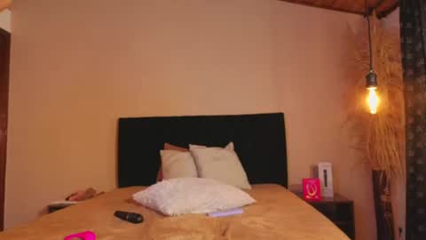 Snapshot of jackiie_ chatting on 06/19/26, 01:48 jackiie_ online show from 06/19/26, 01:48