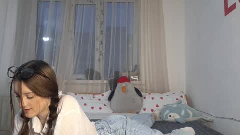 Lisa online show from 02/09/26, 12:09