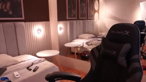 Jackson Bell online show from 09/25/25, 06:00