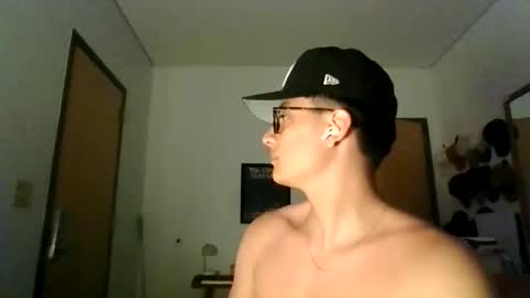 Snapshot of jackstrongof chatting on 06/03/26, 01:41 ImZacharyTyler online show from 06/03/26, 01:41