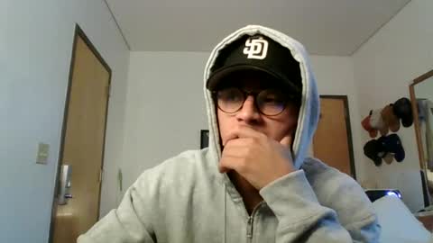 Snapshot of jackstrongof chatting on 06/16/26, 12:24 ImZacharyTyler online show from 06/16/26, 12:24