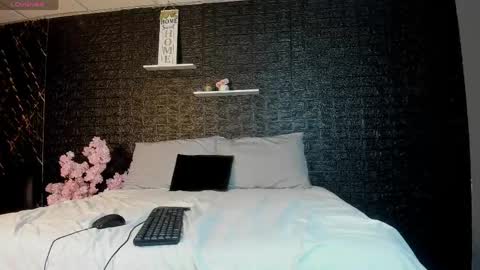 jacky_wolf1 online show from 04/22/26, 06:42