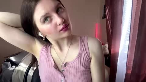 Snapshot of jaclynmalcolm chatting on 05/03/26, 05:13 Lillian online show from 05/03/26, 05:13